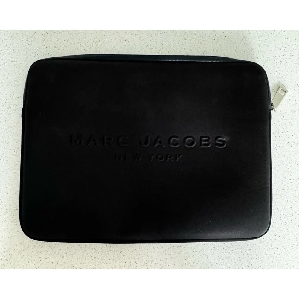 Marc Jacobs New York Zip Up Zippered Protective Laptop Case